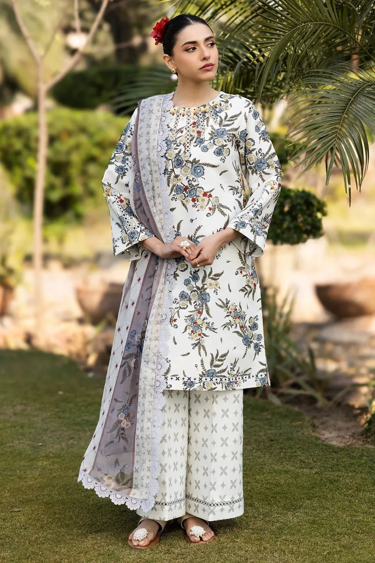 Alizeh Sheen Lawn Prints 25 Off White Chiffon – view 4 – Poshaq