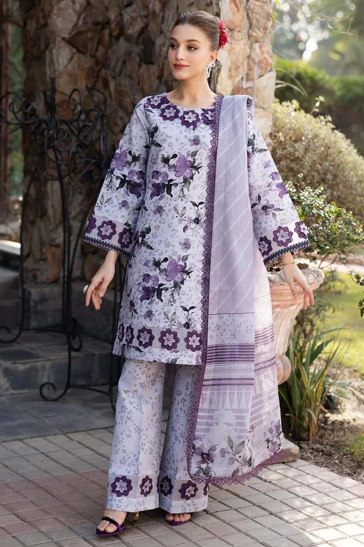 Alizeh Sheen Lawn Prints 25 Lilac Lawn – view 1 – Poshaq