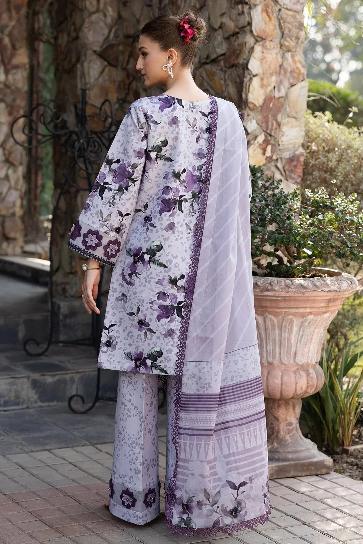 Alizeh Sheen Lawn Prints 25 Lilac Lawn – view 2 – Poshaq