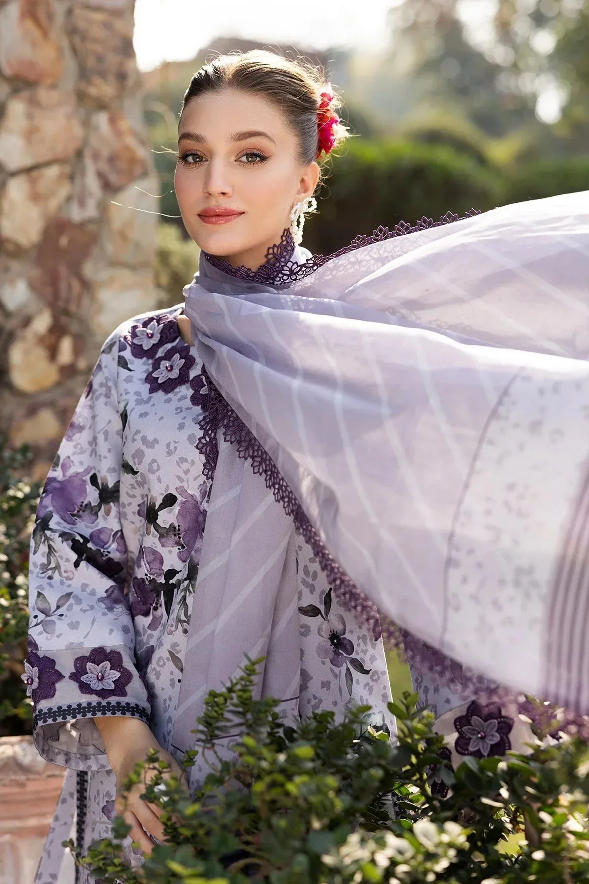 Alizeh Sheen Lawn Prints 25 Lilac Lawn – view 4 – Poshaq
