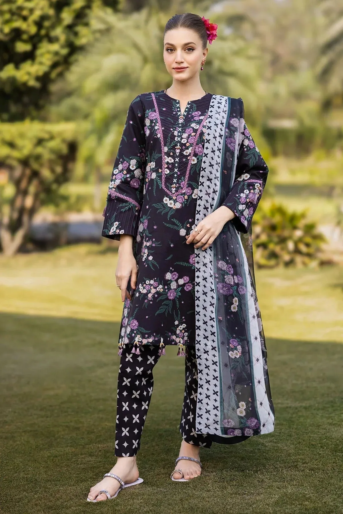 Alizeh Sheen Lawn Prints 25 Black Chiffon – view 1 – Poshaq