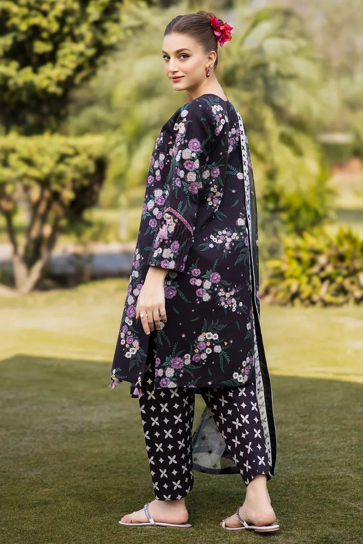 Alizeh Sheen Lawn Prints 25 Black Chiffon – view 2 – Poshaq