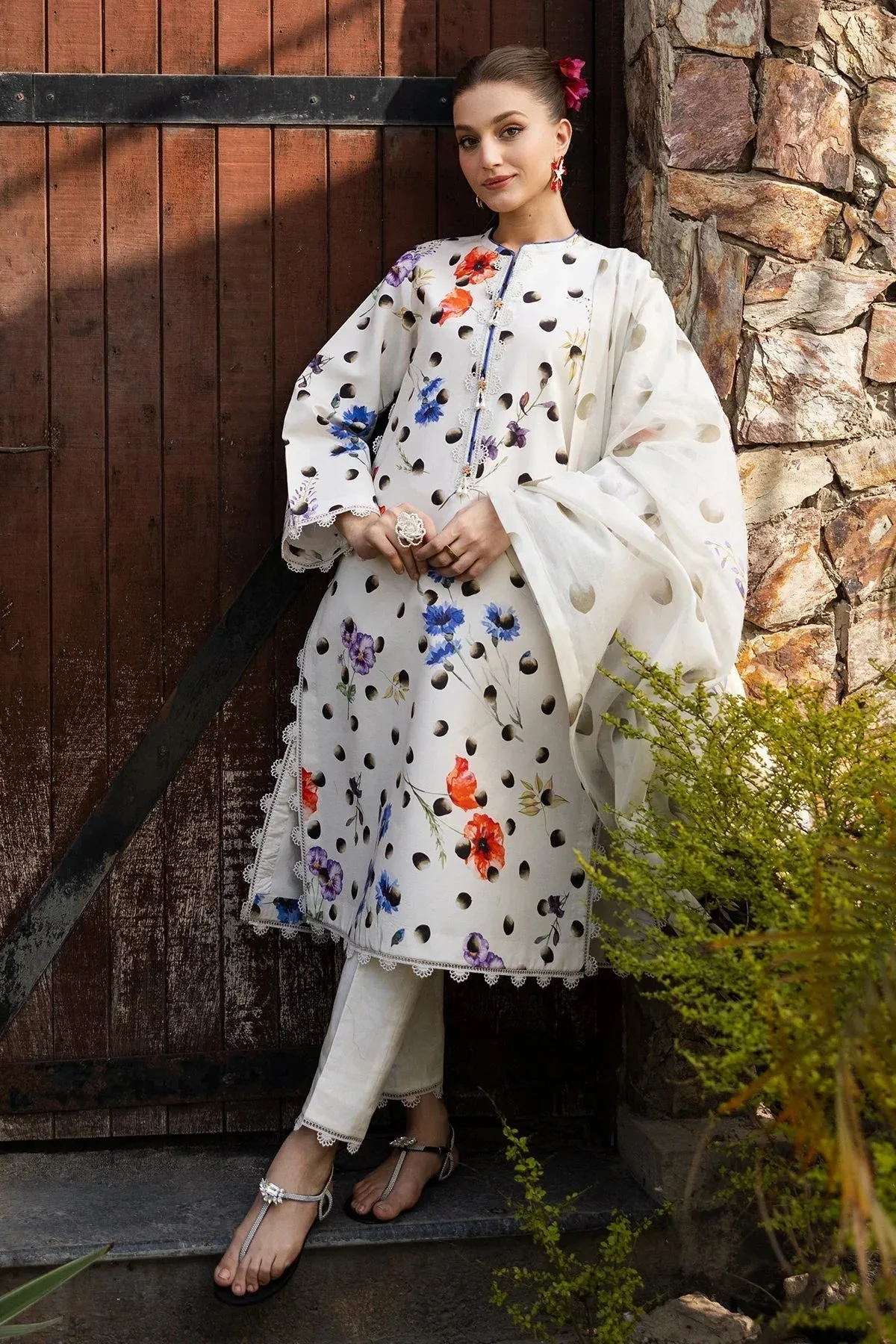 Alizeh Sheen Lawn Prints 25 White Chiffon – view 5 – Poshaq