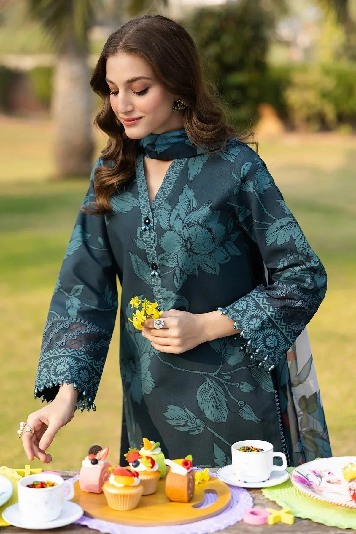 Alizeh Sheen Lawn Prints 25 Deep Teal Green Chiffon – view 3 – Poshaq