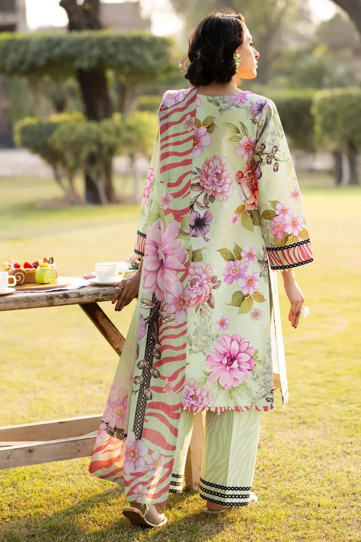Alizeh Sheen Lawn Prints 25 Mint Green Lawn – view 2 – Poshaq