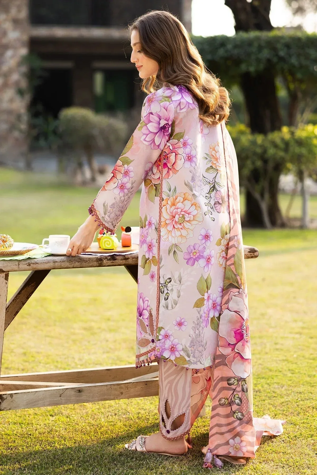 Alizeh Sheen Lawn Prints 25 Light Pink Lawn – view 2 – Poshaq