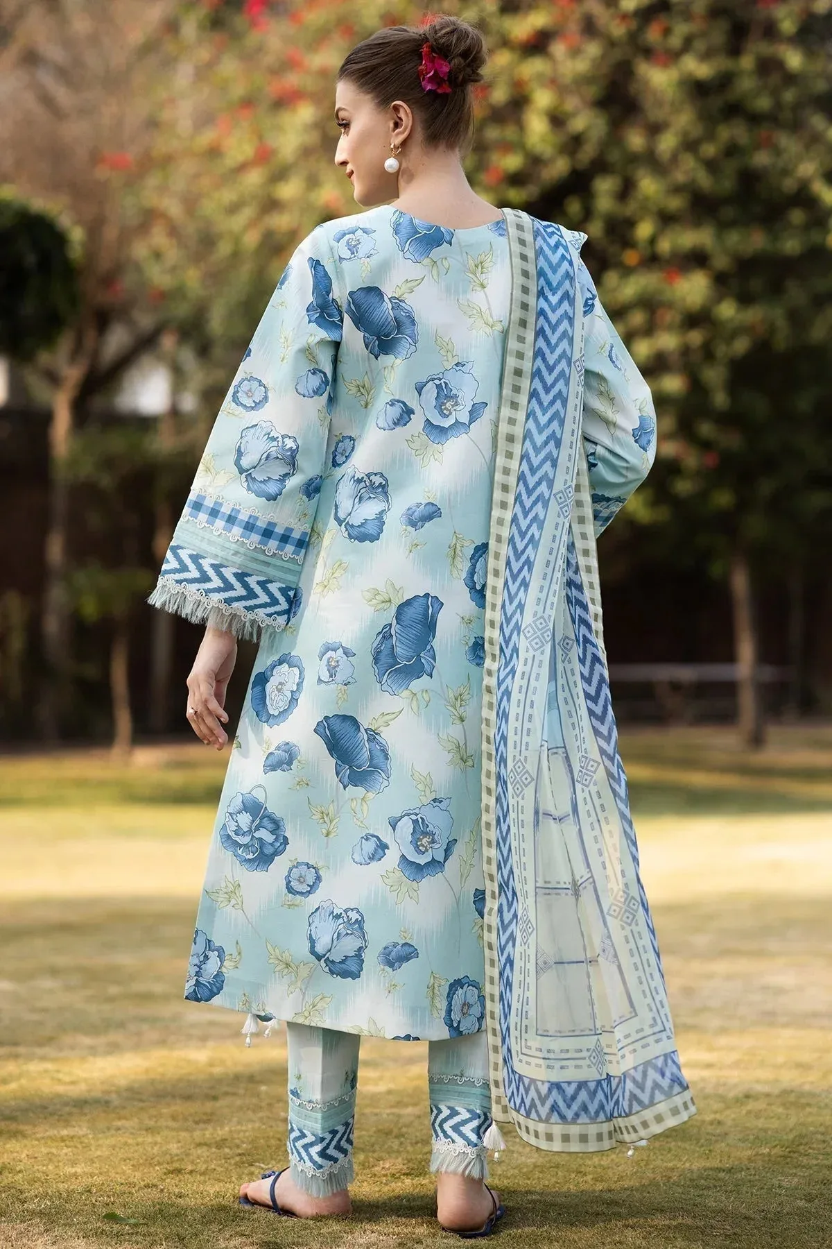 Alizeh Sheen Lawn Prints 25 Ice Blue Chiffon – view 2 – Poshaq