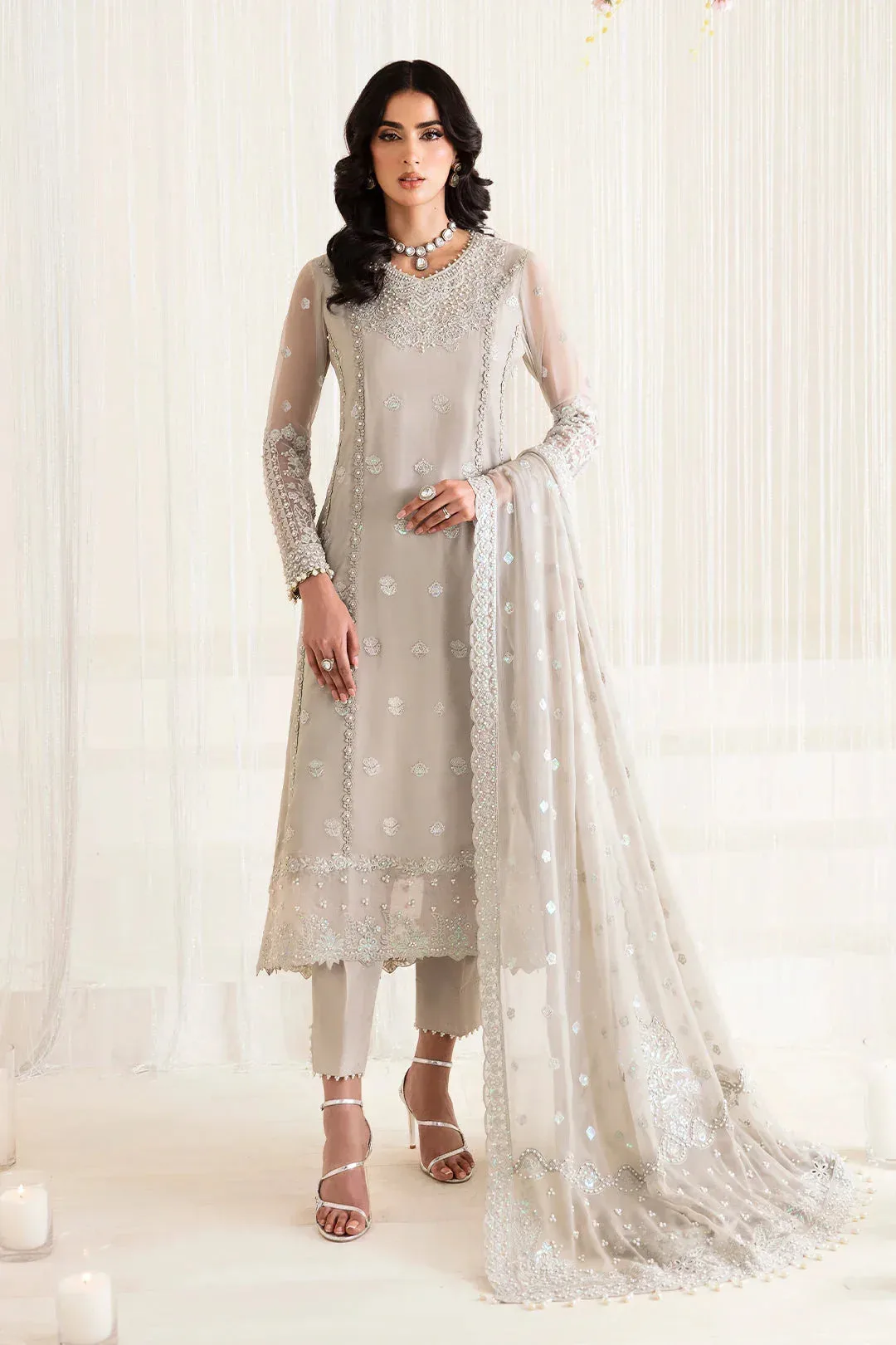 Grey formal outfit with organza shirt, chiffon dupatta and slub trousers – view 1 – Poshaq