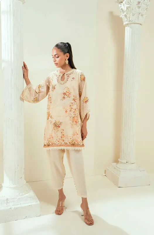 Dhanak Signature Pret Beige – view 1 – Poshaq
