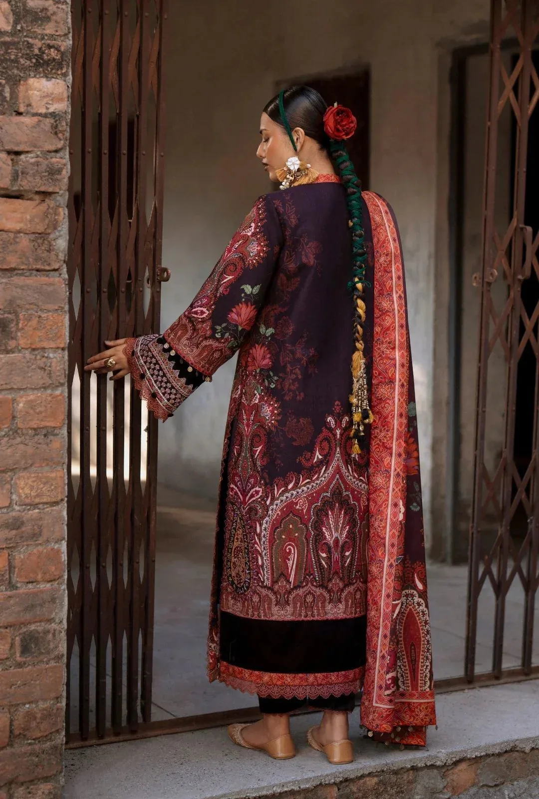 AJR Couture Sard Sham Chocolate Brown Linen – view 2 – Poshaq