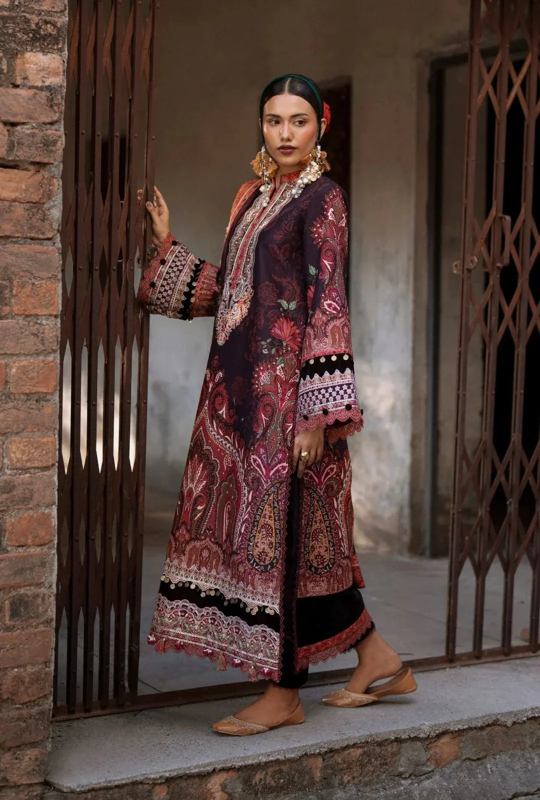 AJR Couture Sard Sham Chocolate Brown Linen – view 5 – Poshaq