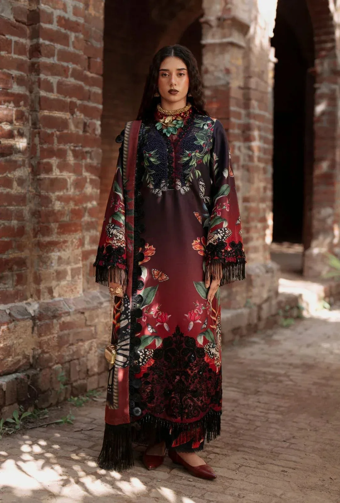 AJR Couture Sard Sham Black Linen – view 1 – Poshaq
