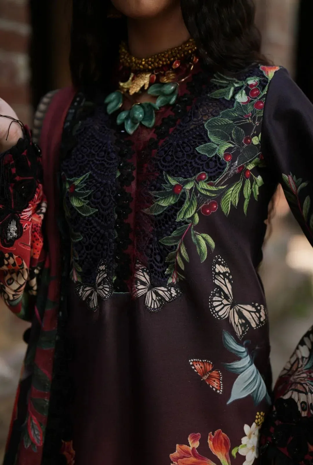AJR Couture Sard Sham Black Linen – view 3 – Poshaq