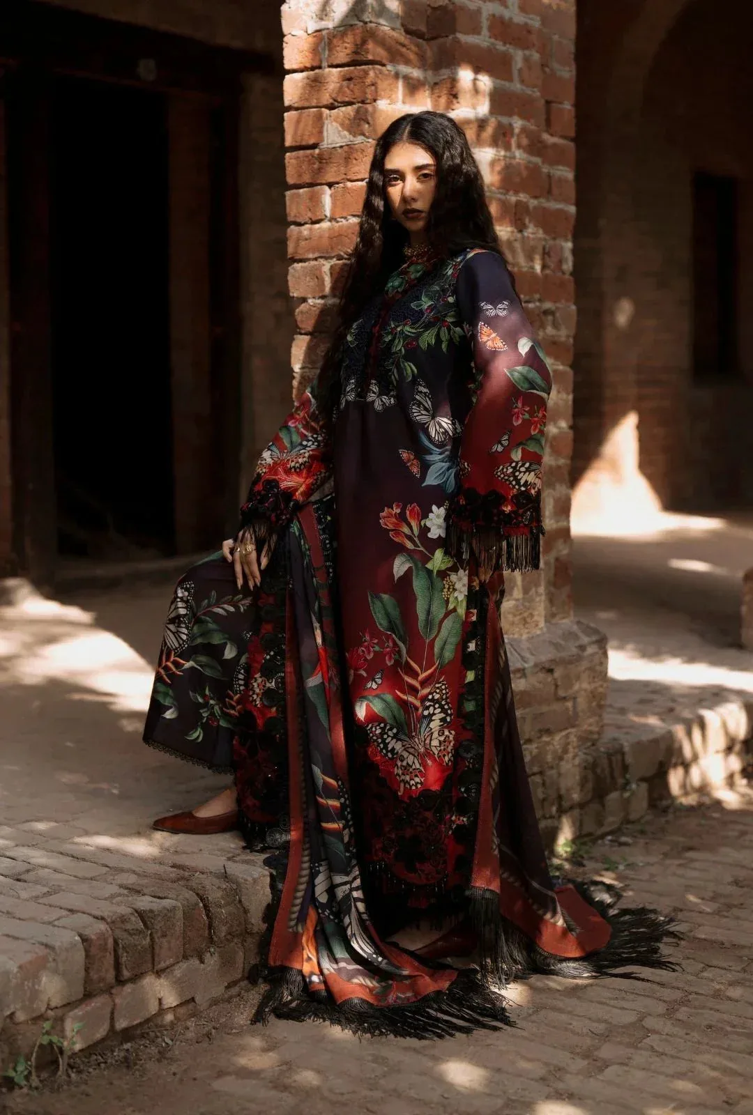AJR Couture Sard Sham Black Linen – view 5 – Poshaq