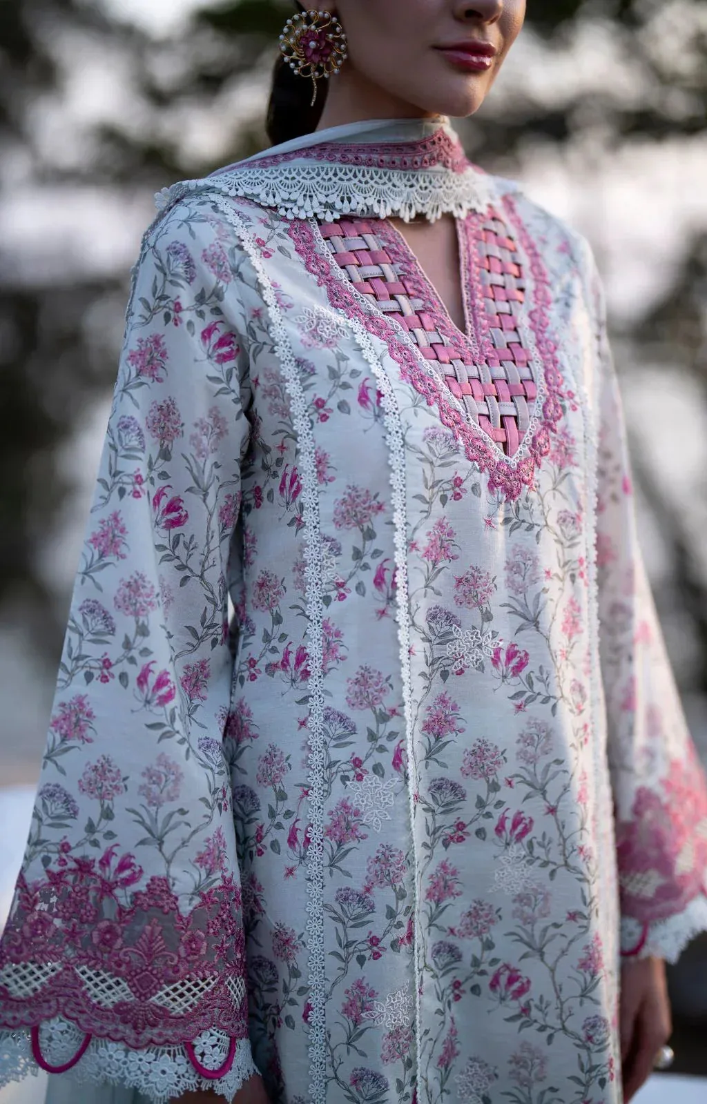 AJR Couture Printakari Lawn 25 Ice Blue Chiffon – view 3 – Poshaq