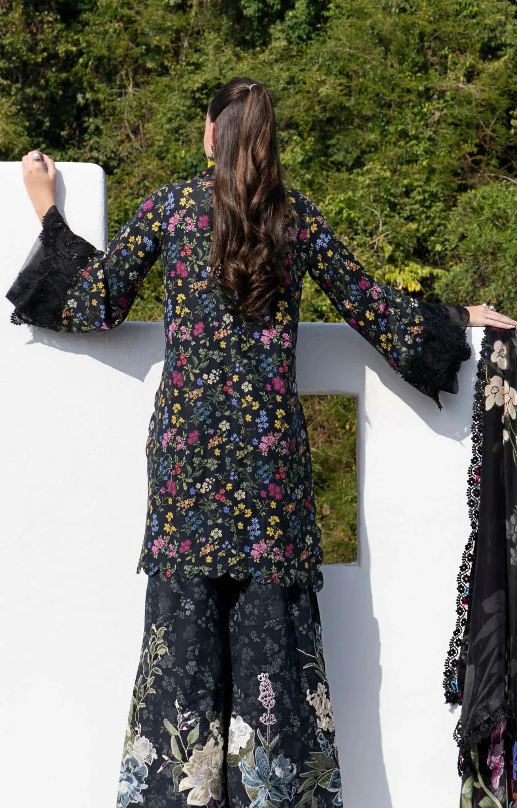 AJR Couture Printakari Lawn 25 Black Lawn – view 2 – Poshaq
