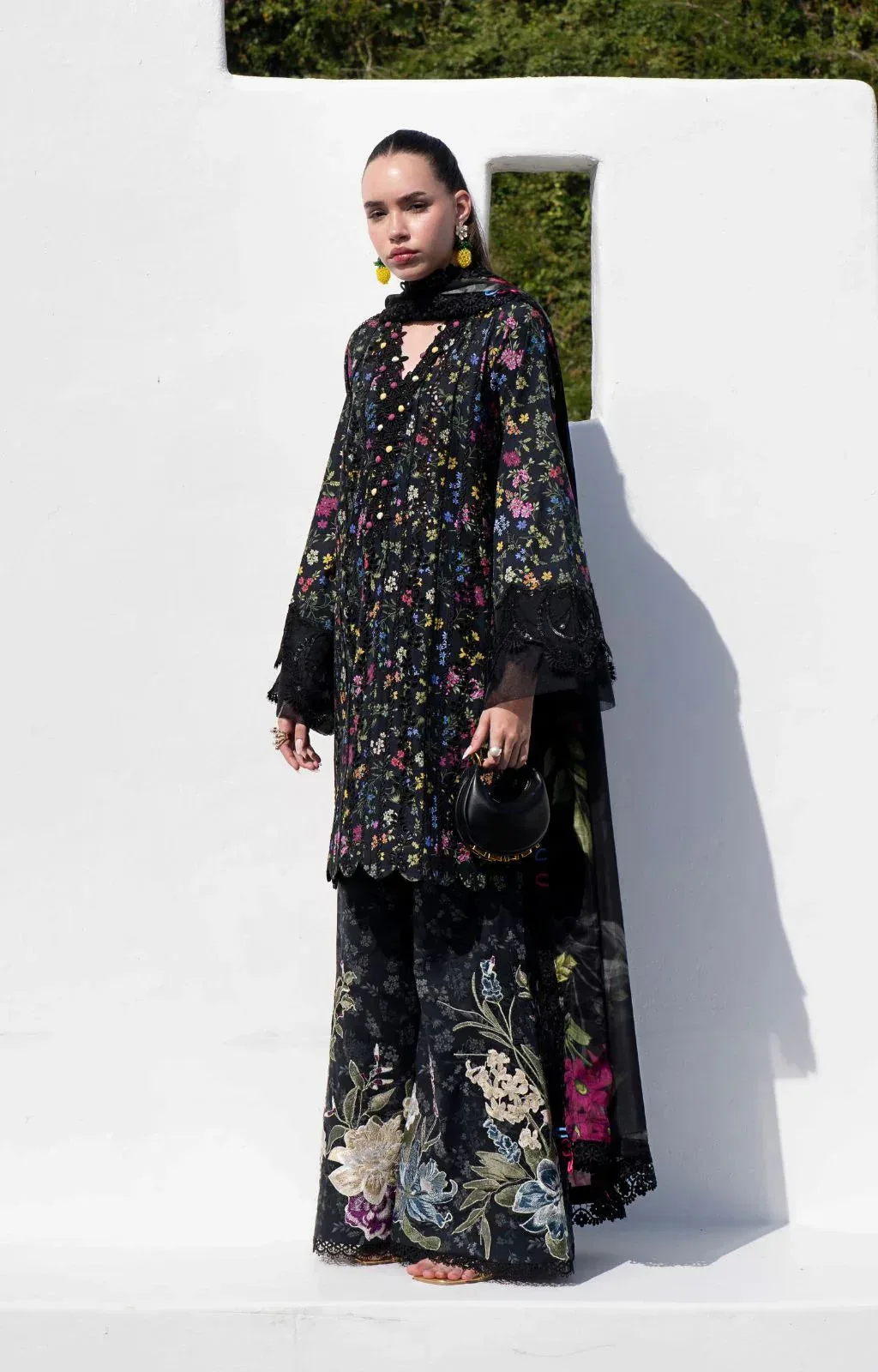 AJR Couture Printakari Lawn 25 Black Lawn – view 5 – Poshaq
