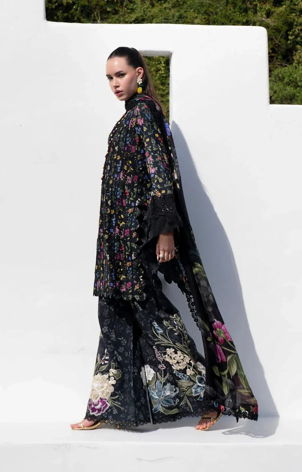 AJR Couture Printakari Lawn 25 Black Lawn – view 6 – Poshaq