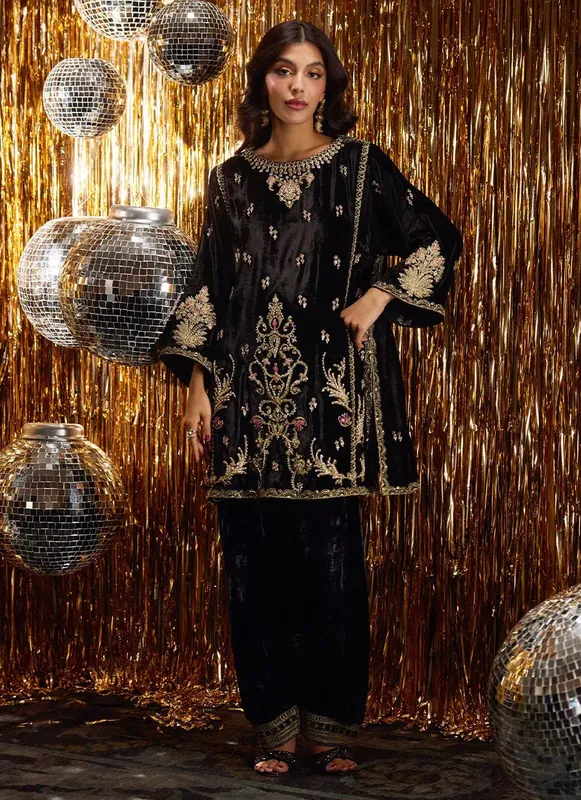 Farah Talib Aziz Velvet Fete 4 Black Velvet – view 1 – Poshaq