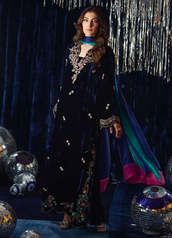 Farah Talib Aziz Velvet Fete 4 Pink Raw Silk – view 1 – Poshaq