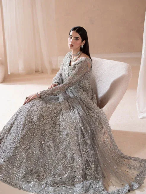 Epoque Reve Luxury Formals Light Gray – view 7 – Poshaq