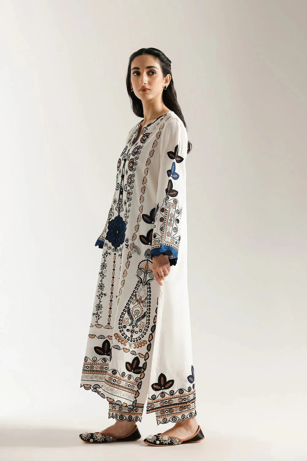 Ethnic Rozana Collection 25 Off White – view 4 – Poshaq