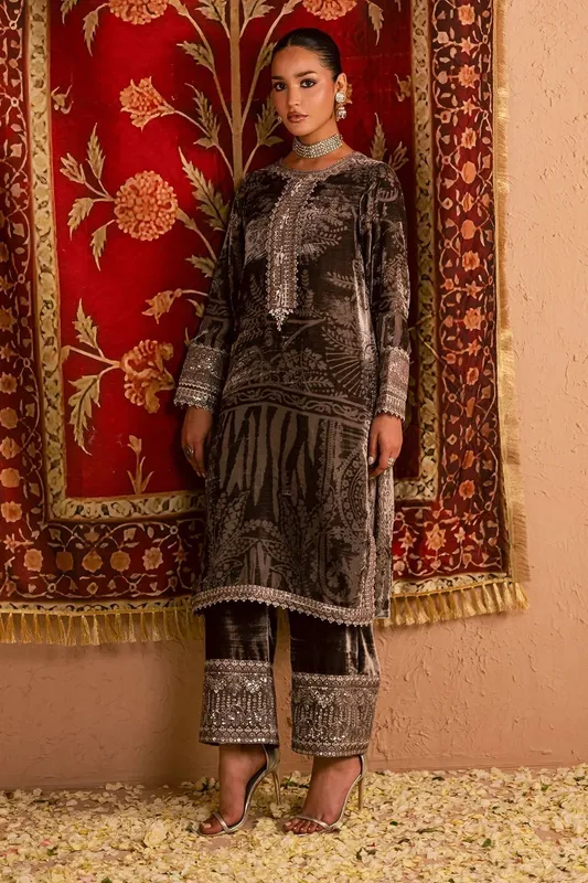 Nureh Ballerina Winter 25 Deep Chocolate Velvet – view 1 – Poshaq