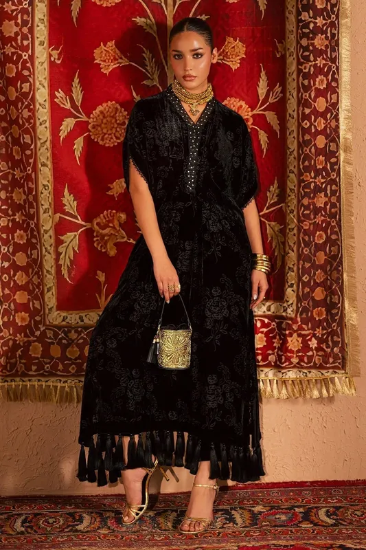 Nureh Ballerina Winter 25 Black Velvet – view 1 – Poshaq