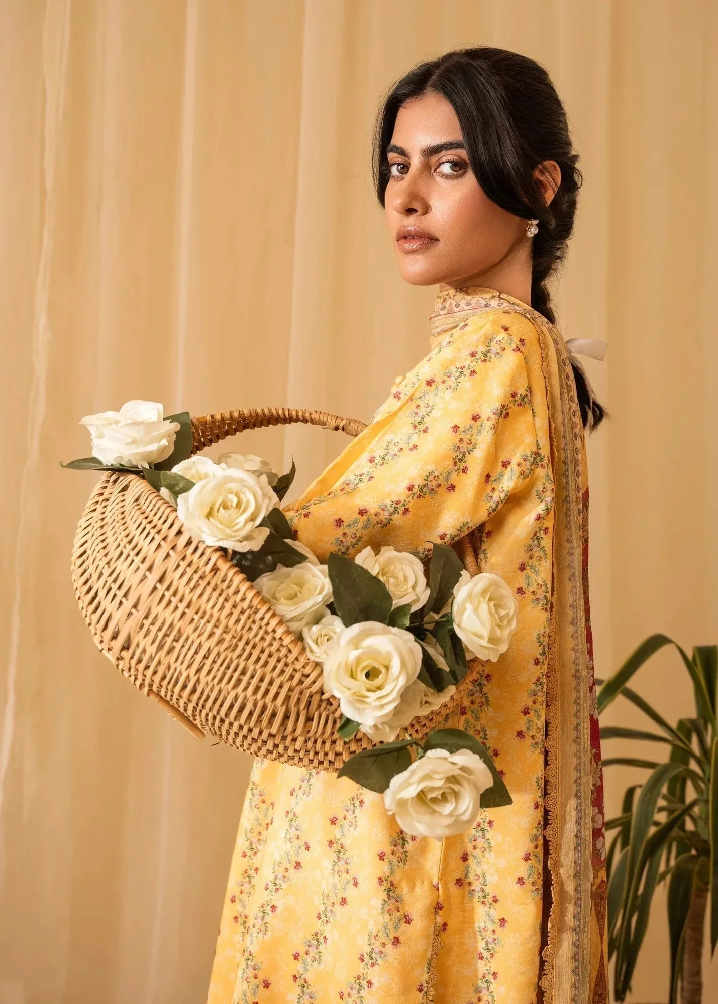 Dust Yellow chiffon and linen shirt with subtle detailing – view 4 – Poshaq