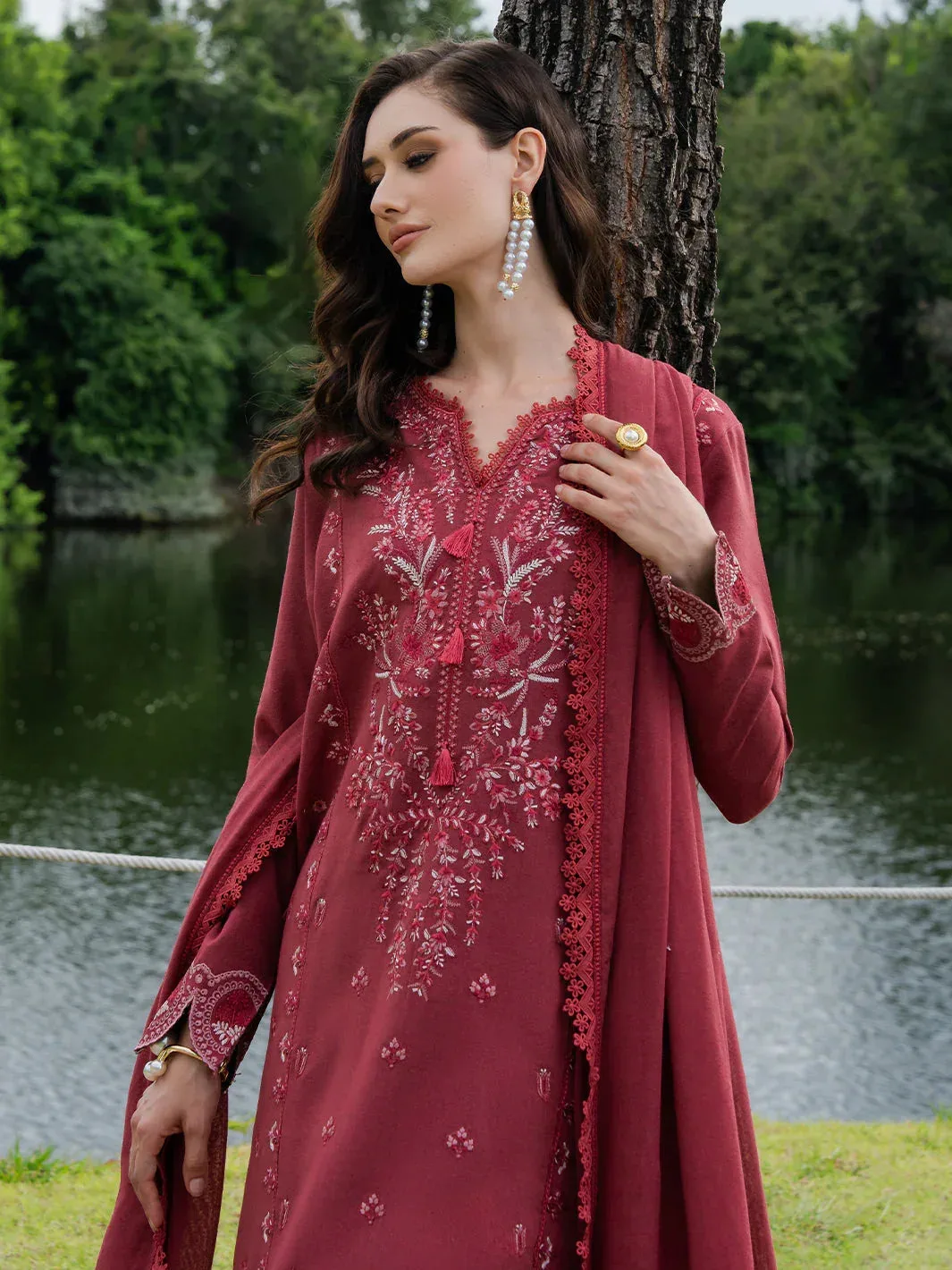 Faiza Faisal Hoor Karandi Maroon Karandi – view 4 – Poshaq