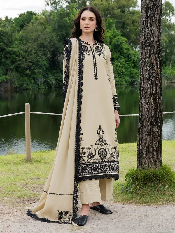 Faiza Faisal Hoor Karandi Black Karandi – view 1 – Poshaq