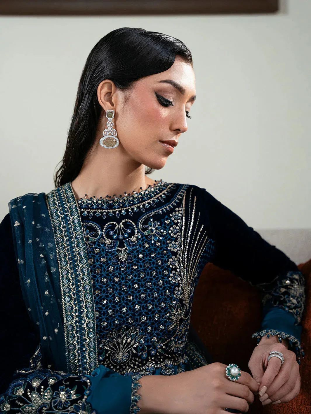 Faiza Faisal Solene Luxury Velvets Teal Blue Raw Silk – view 6 – Poshaq