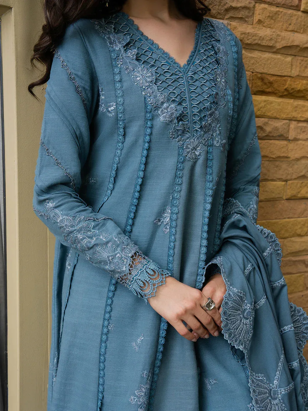 Faiza Faisal Dastaan Khaddar 25 Blue Gray Organza – view 5 – Poshaq