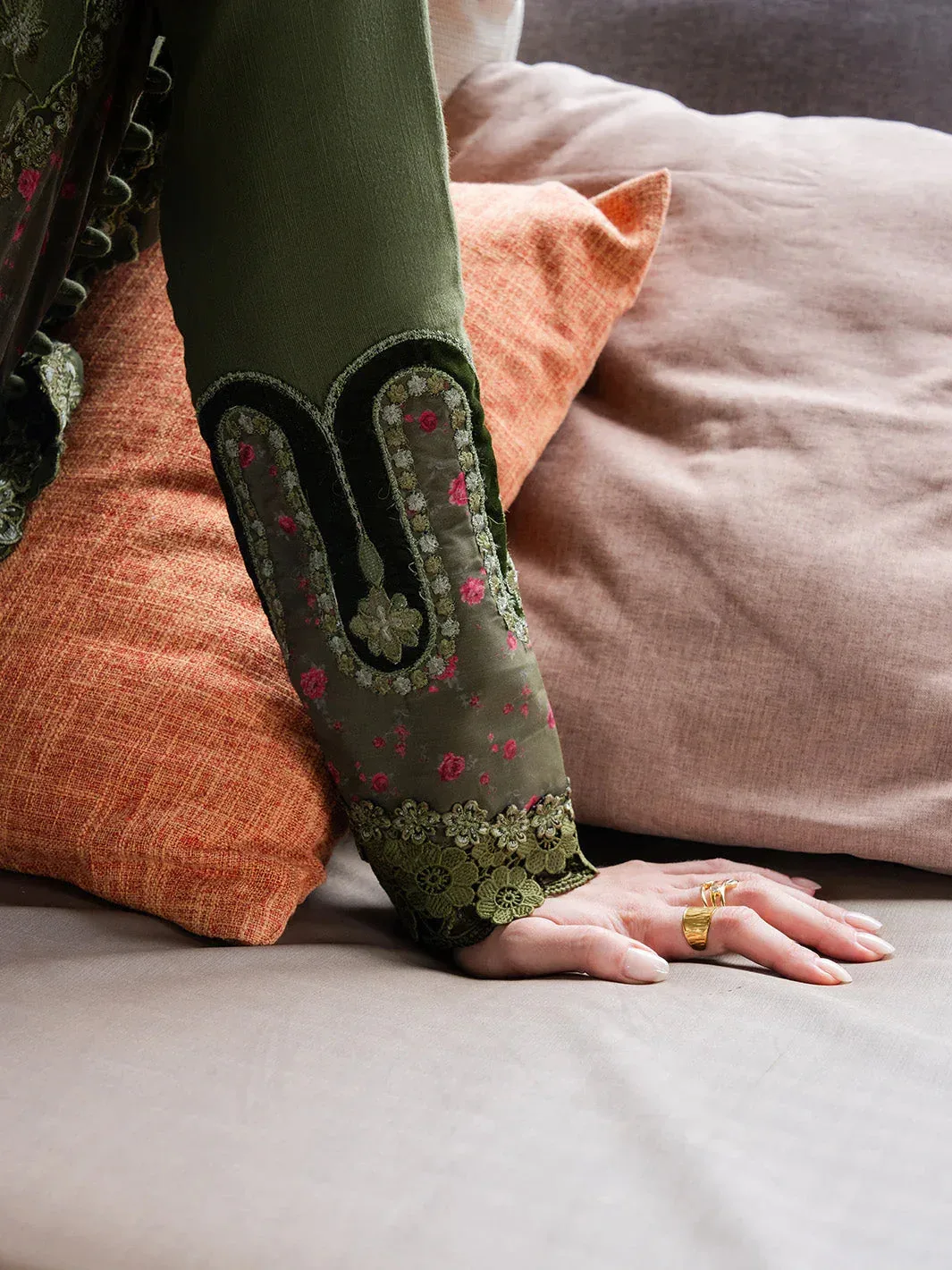 Faiza Faisal Dastaan Khaddar 25 Pastel Green Raw Silk – view 9 – Poshaq