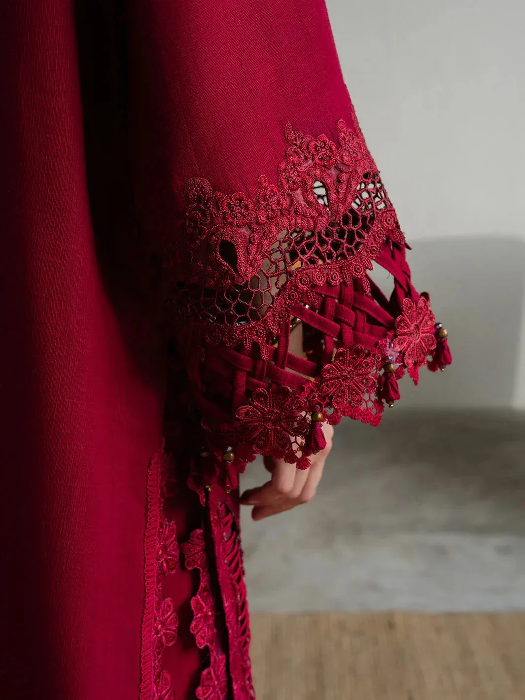 Faiza Faisal Dastaan Khaddar 25 Deep Red Organza – view 5 – Poshaq