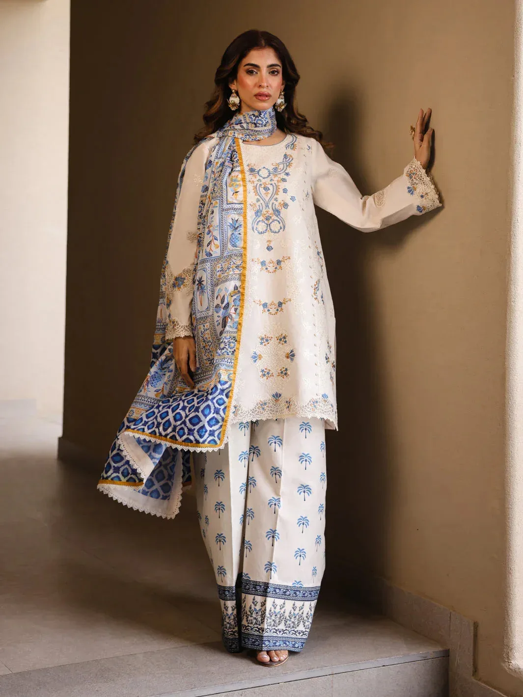 Faiza Faisal Marine Luxury Lawn 25 White Organza – view 1 – Poshaq