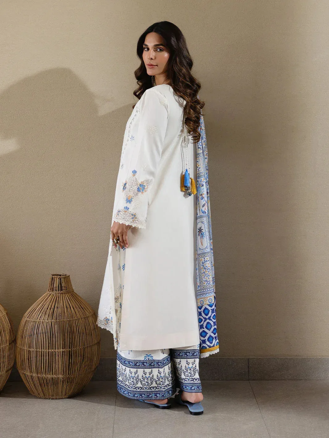 Faiza Faisal Marine Luxury Lawn 25 White Organza – view 3 – Poshaq
