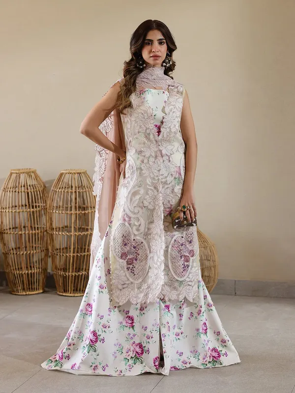 Faiza Faisal Marine Luxury Lawn 25 White Organza – view 1 – Poshaq