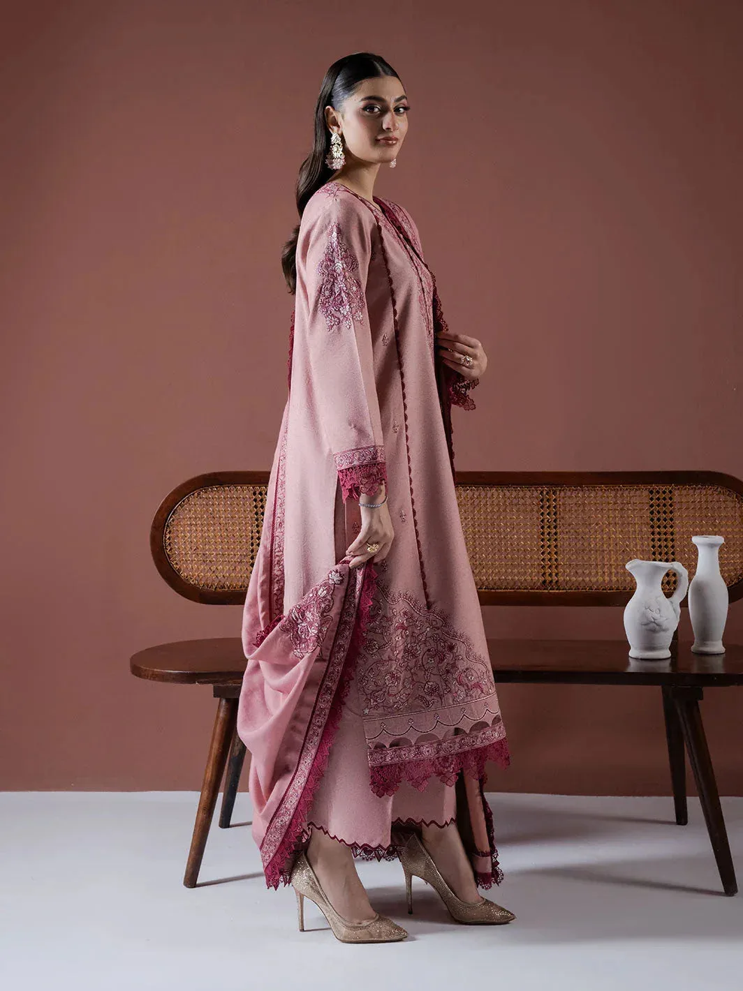 Faiza Faisal Winter Edit 2024 Rose Pink Organza – view 5 – Poshaq