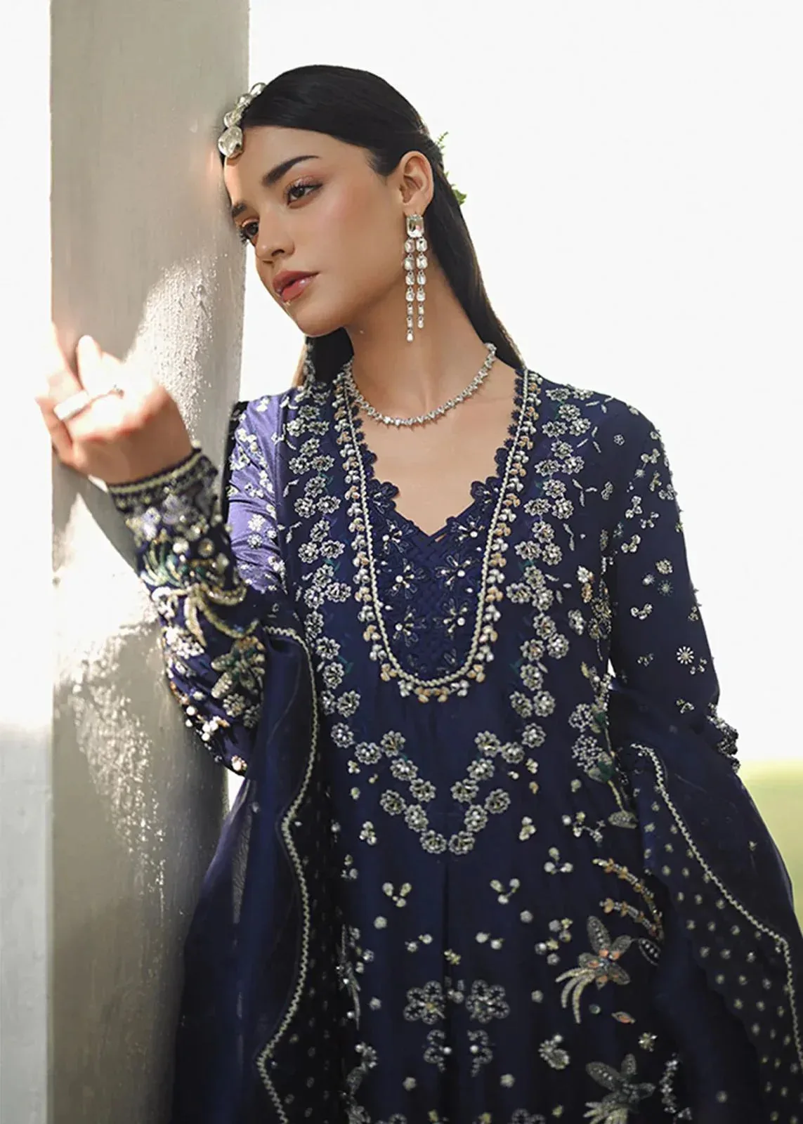 Suffuse Freeshia RTW'24 Navy Blue Raw Silk – view 4 – Poshaq