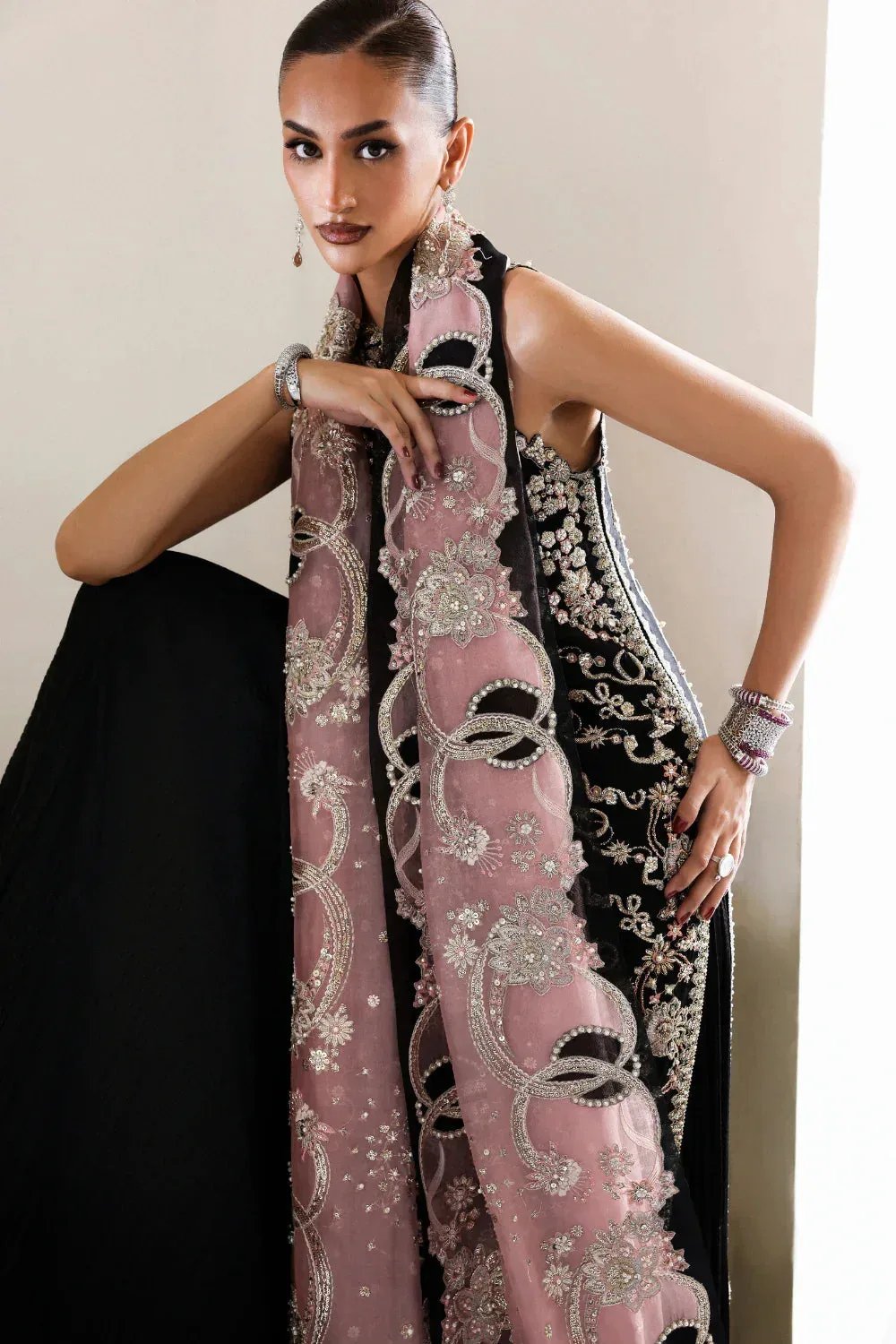 Soraya Oriana Luxury Formals 26 Black – view 4 – Poshaq