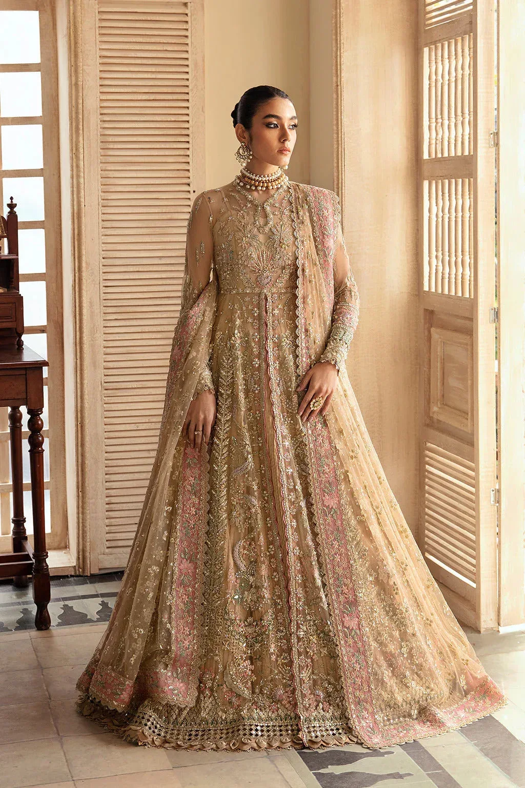 Soraya Lumene Festive Gold Net – view 1 – Poshaq