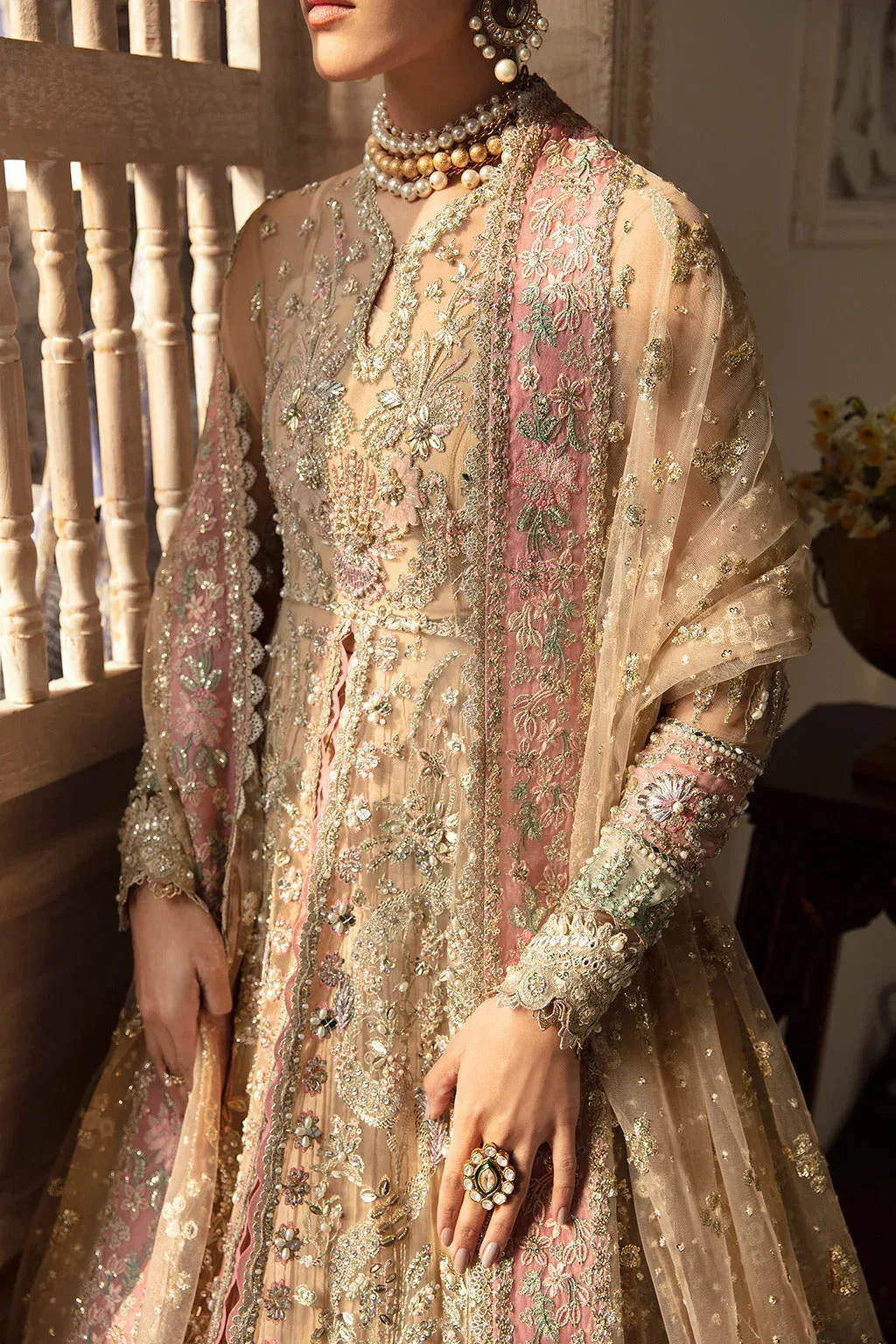 Soraya Lumene Festive Gold Net – view 3 – Poshaq