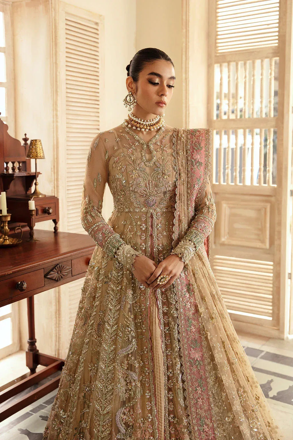 Soraya Lumene Festive Gold Net – view 4 – Poshaq