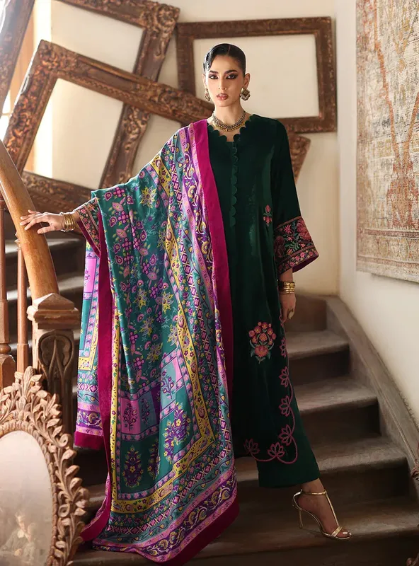 Zainab Chottani Velura Velvet Edit 25 Bottle Green Velvet – view 1 – Poshaq