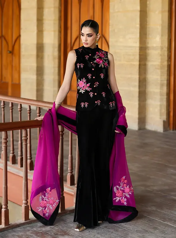 Zainab Chottani Velura Velvet Edit 25 Black Velvet – view 1 – Poshaq