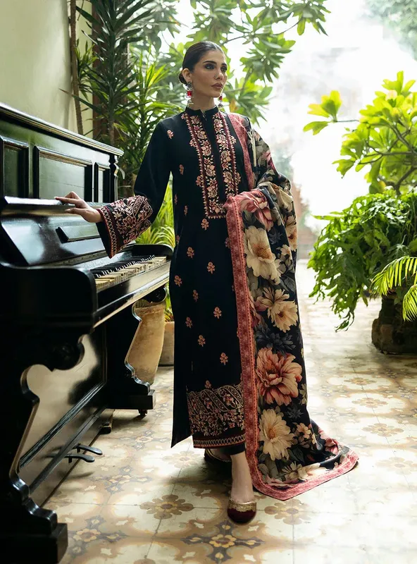 Zainab Chottani Winter Shawls 24 Black – view 1 – Poshaq