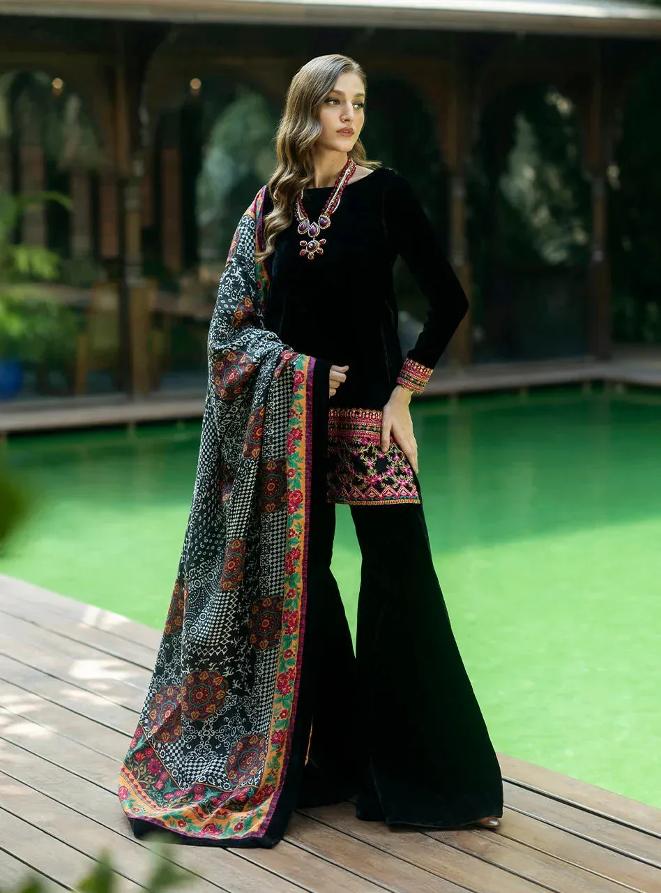 Zainab Chottani Makhmal Luxe Pret Black Velvet – view 4 – Poshaq