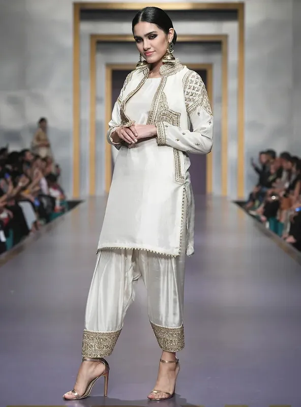 Zainab Chottani Semi Formals White Cotton Silk – view 1 – Poshaq