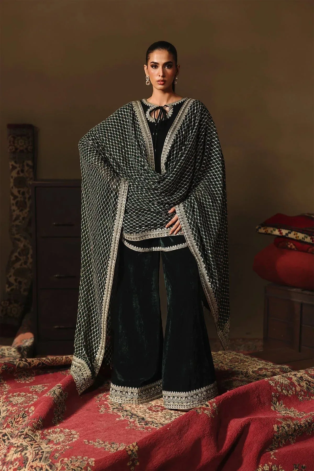 Charizma Zeel Velvet 25 Deep Green Velvet – view 1 – Poshaq